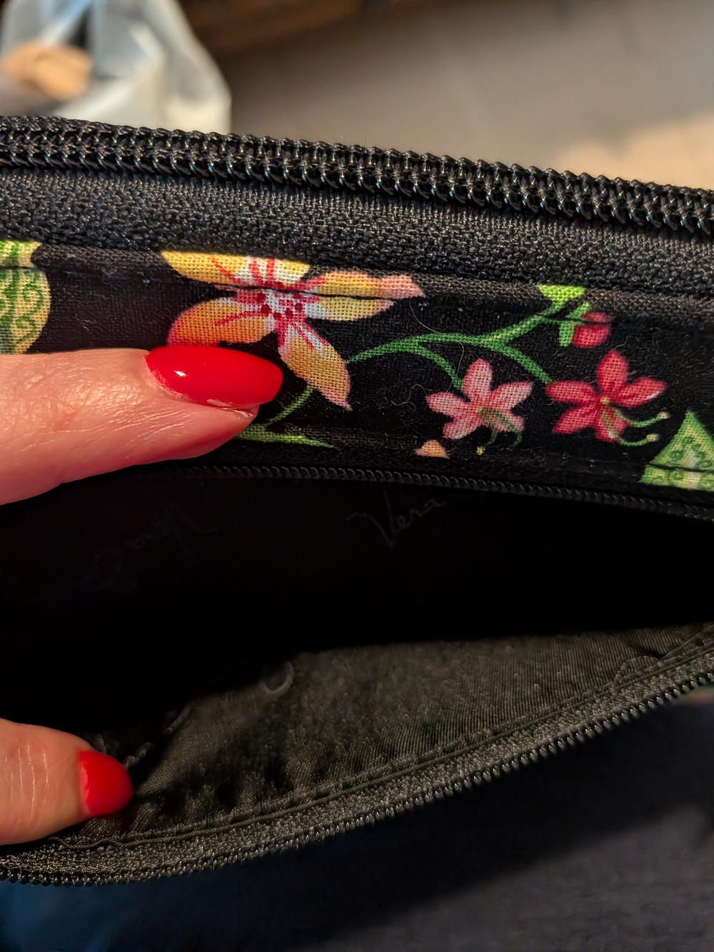 Vera Bradley Retired Print Botanica Quilted Clutch - Picture 8 of 9